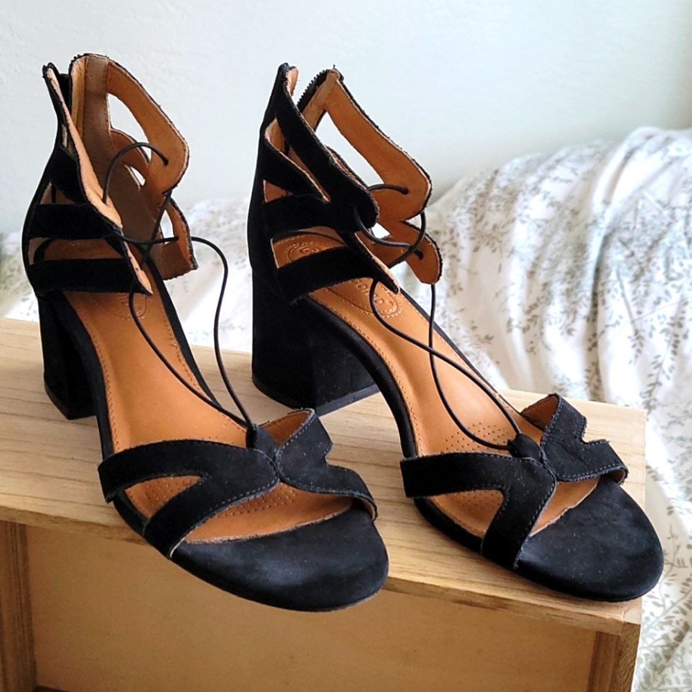 Upper Leather 2.5" Black Sandals